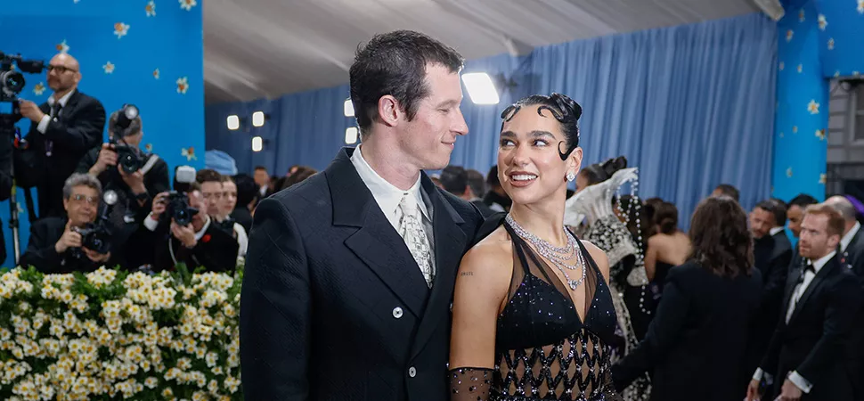 Callum Turner und Dua Lipa auf der Met Gala 2025