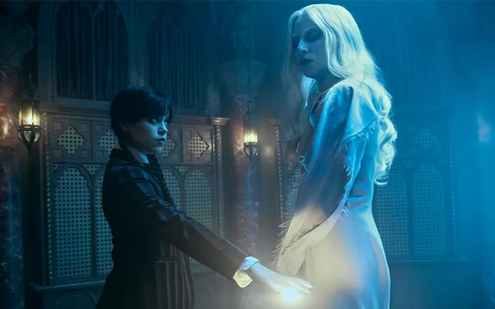 Jenna Ortega und Lady Gaga in Wednesday.