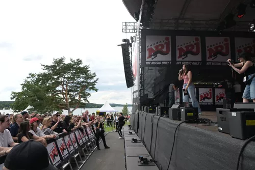 ENERGY Moderatorin Felina auf der Bühne der ENERGY MUSIC TOUR