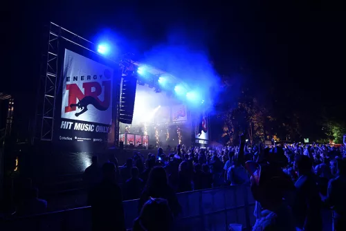 Bühne mit blauem Licht